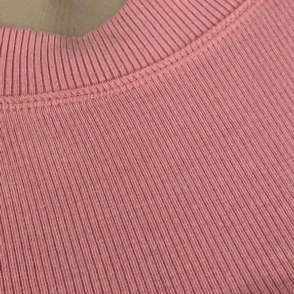 House of Harlow 1960 Dusty Rose Pink Crop Top with Thumb holes NWOT - Picture 4 of 4